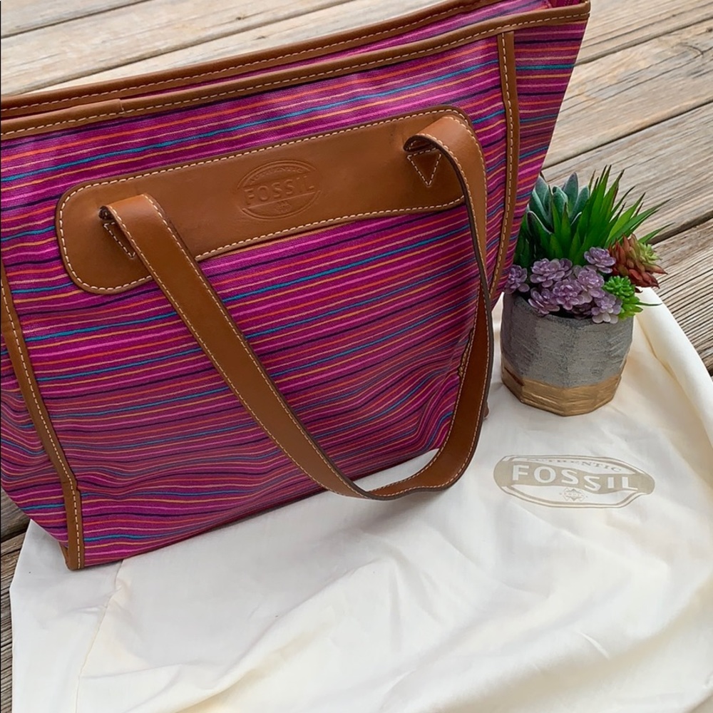 💥Authentic Fossil💥 Pink Striped Purse